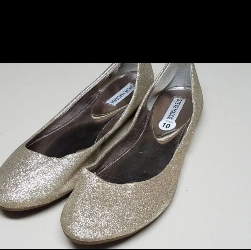 Steve Madden glittery gold flats Size 10